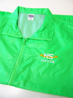 ロゴ入りブルゾン